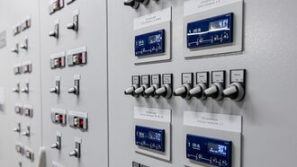 Grünauerhof Schaltschrank Kühlstellen - Installation durch Firma Strauß