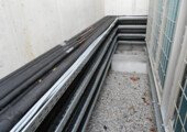 Außenverlegung von kältemittelführenden Leitungen im Gusswerk - Installation durch Firma Strauß